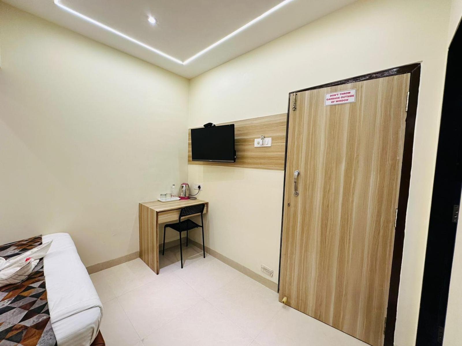 Hotel Vashi Inn 纳威孟买 外观 照片
