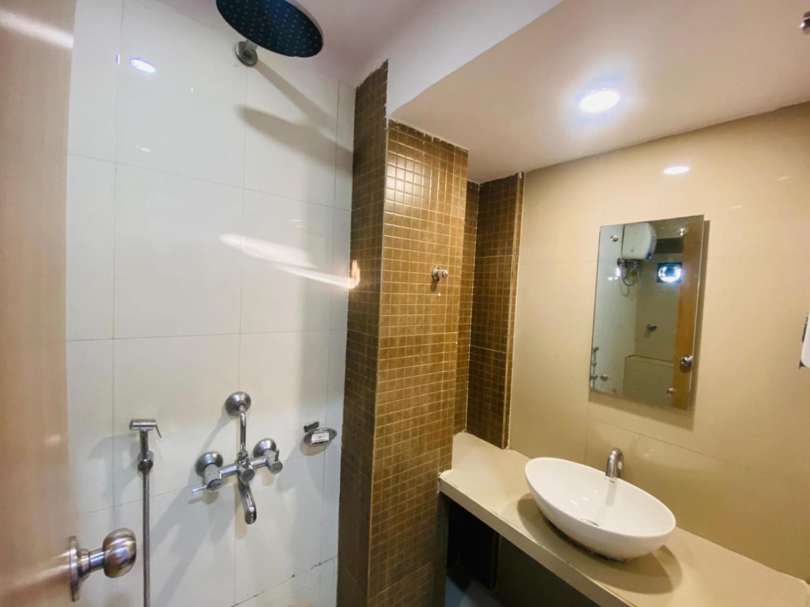 Hotel Vashi Inn 纳威孟买 外观 照片