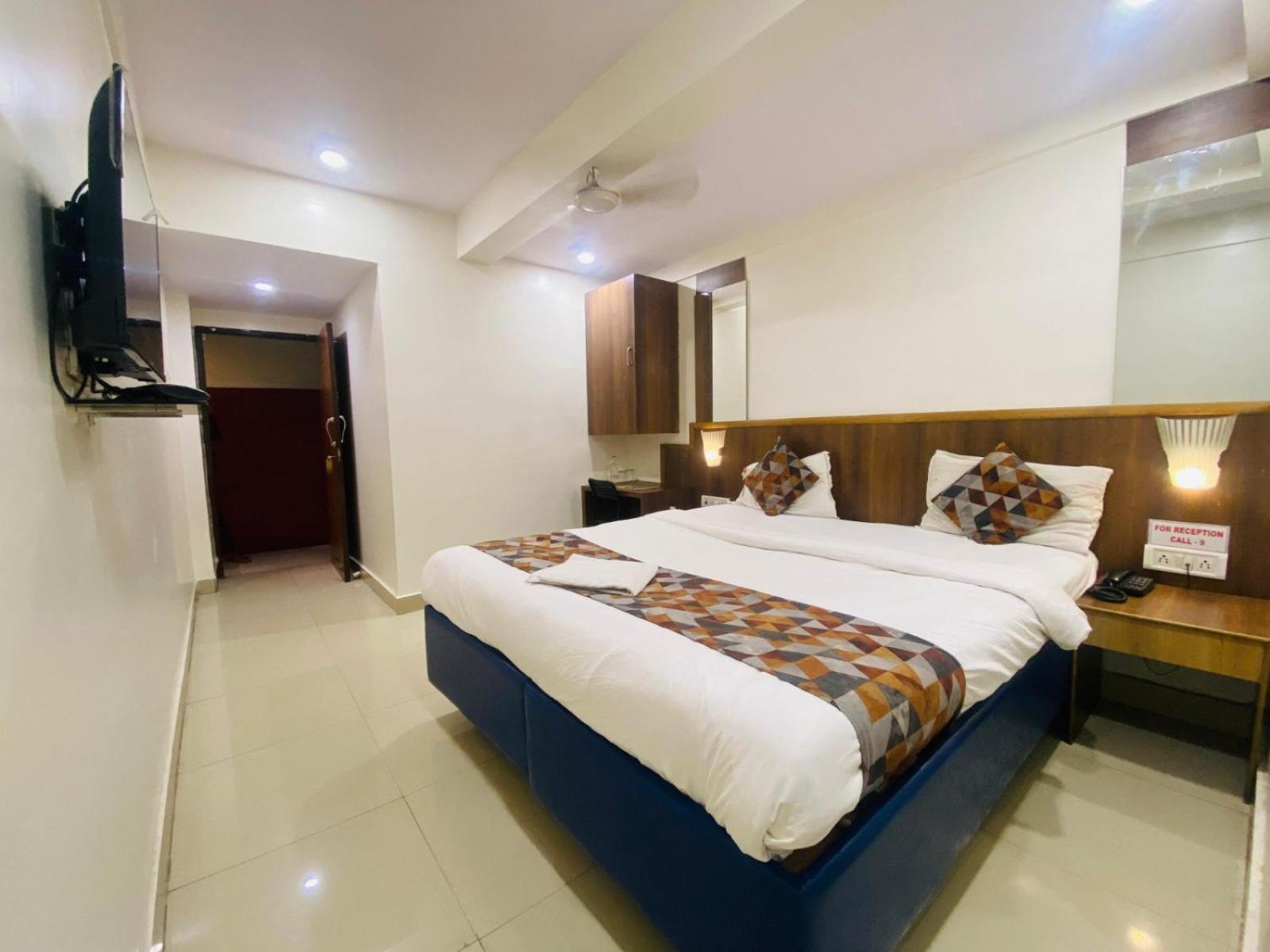 Hotel Vashi Inn 纳威孟买 外观 照片